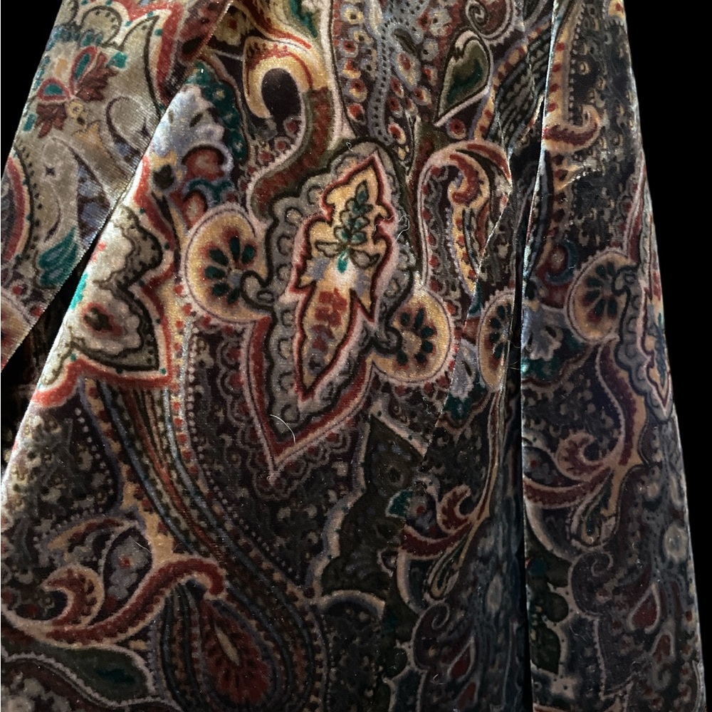 Stunning velvet Tesorojacket. side 14. made in HongKong - Picture 4 of 11